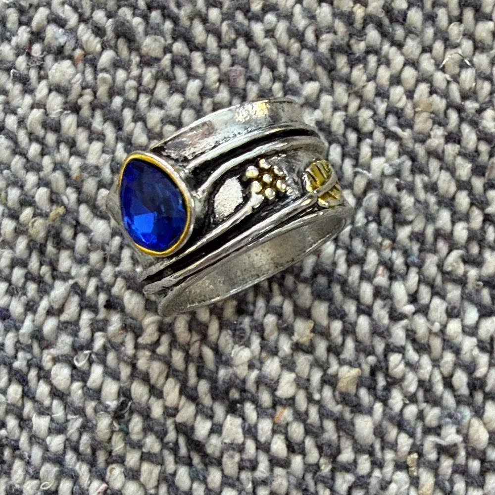 Beachy Silver Rings with Blue and Turquoise Stones size 8 - Picture 2 of 3